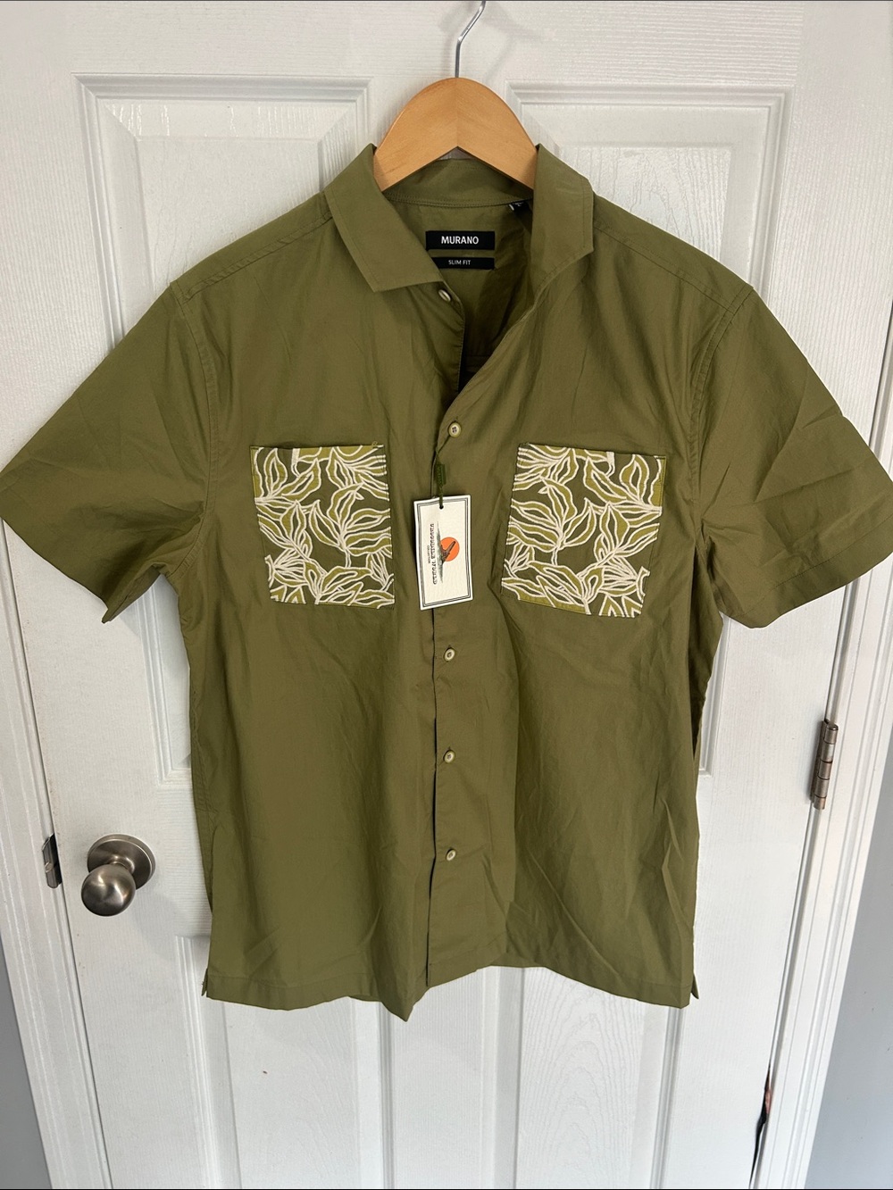 Murano Olive Green Short-Sleeve Button-Up Shirt with Patterned Chest Pockets